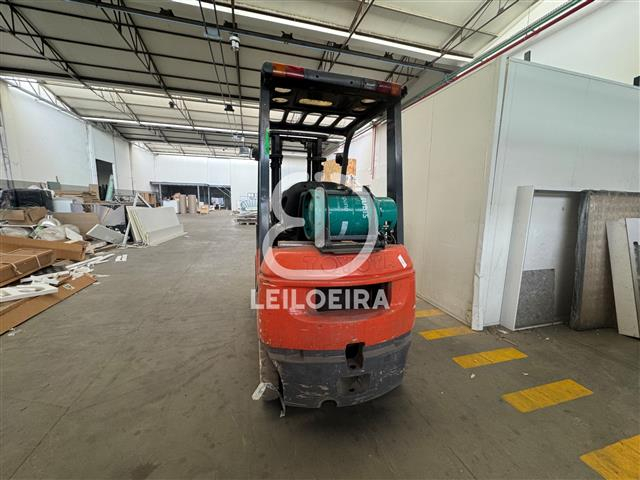 Fotografia de equipamento: Empilhador - Lote 12