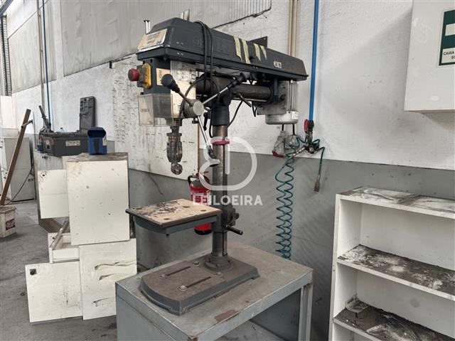 Fotografia de equipamento: Máquina de Furar - Lote 22