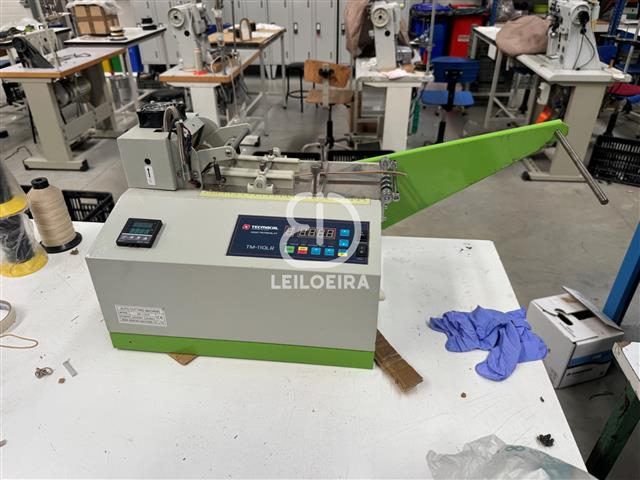 Fotografia de equipamento: Máquina de cortar - Lote 17