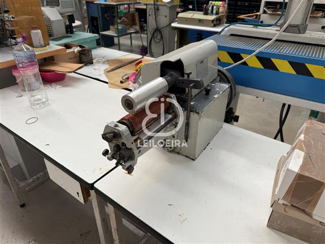 Fotografia de equipamento: Máquina de dar cola - Lote 20