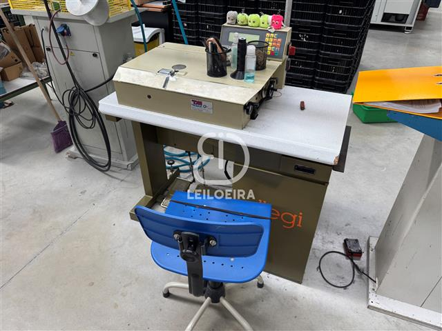 Fotografia de equipamento: Máquina de facear - Lote 28