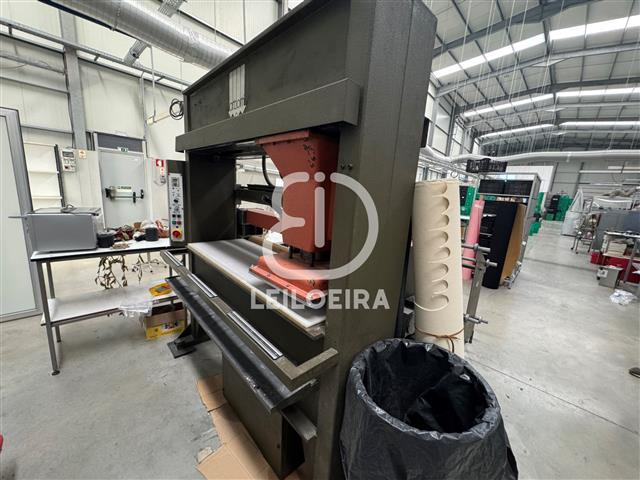 Fotografia de equipamento: Balancé de ponte - Lote 35